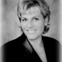 Photo of Dee McLellan